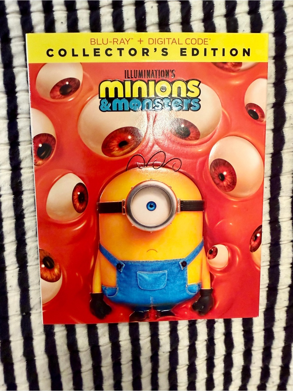 Minions & Monsters Blu-Ray + Digital Code - Yellow Collector's Edition NWT